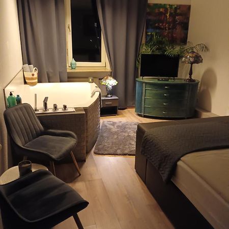 Ferienwohnung Mit Whrpool Koblenz  Buitenkant foto